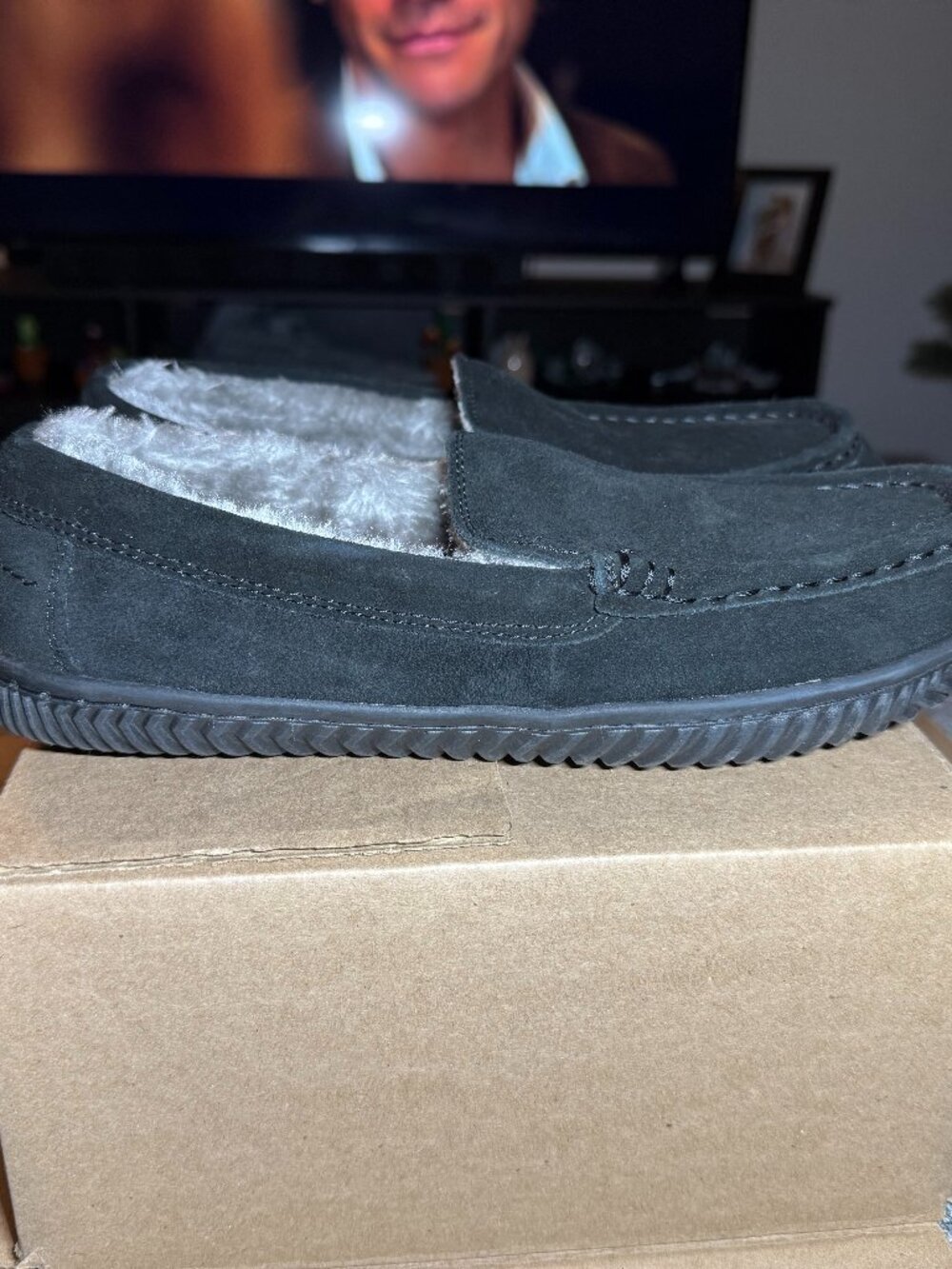 Black slippers